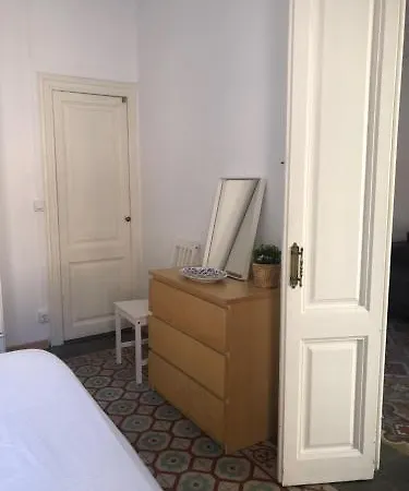 1 Casual Apartments